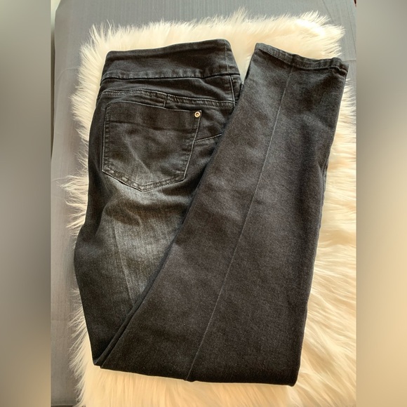 UP Black Skinny Jeans Sleek Modern Design - Picture 1 of 6